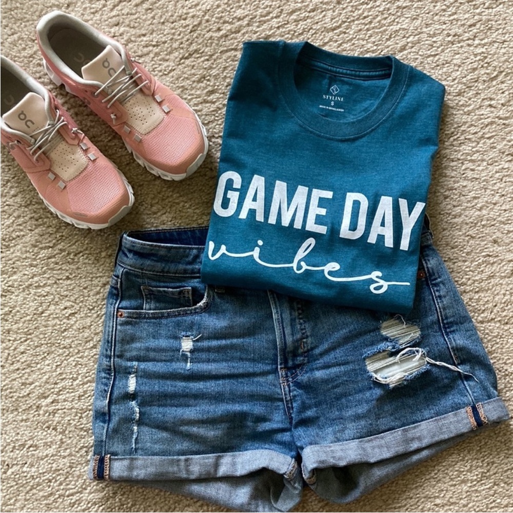 ‘Game Day Vibes’ Short Sleeve Graphic Tee - Picture 6 of 6